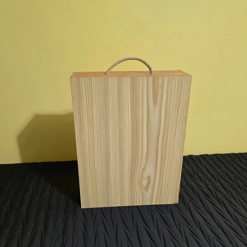 Les Grande De Bordeaux Wooden Wine Gift Box - Natural